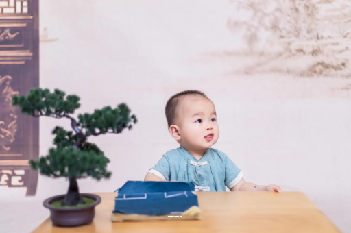 钟祥怀孕为啥肚子会长毛